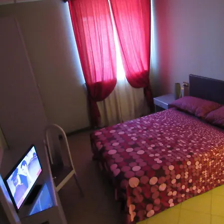 B&B The Sun Swimming & Pool Guest house Turin